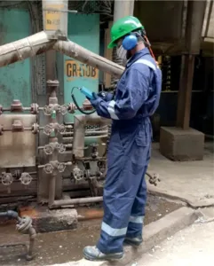 Using ultrasonic methods to check the working status of the steam traps